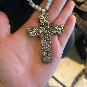 Necklace (pearls and silver)